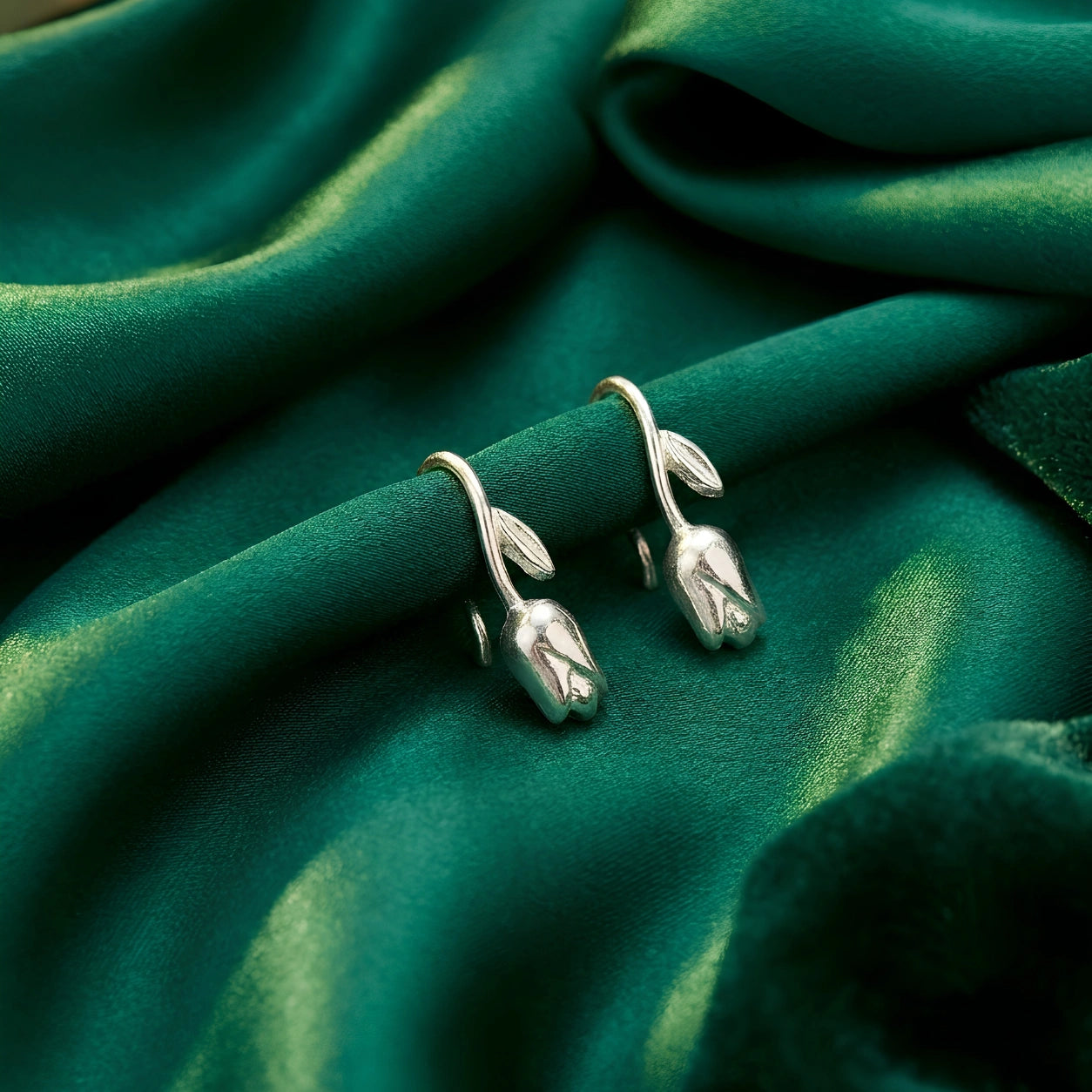 Pankhuri Hook Earing