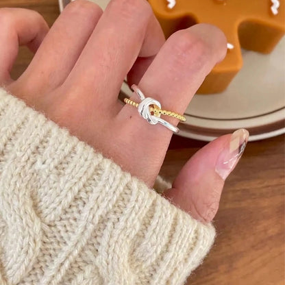 Knot Ring by Feydoraa